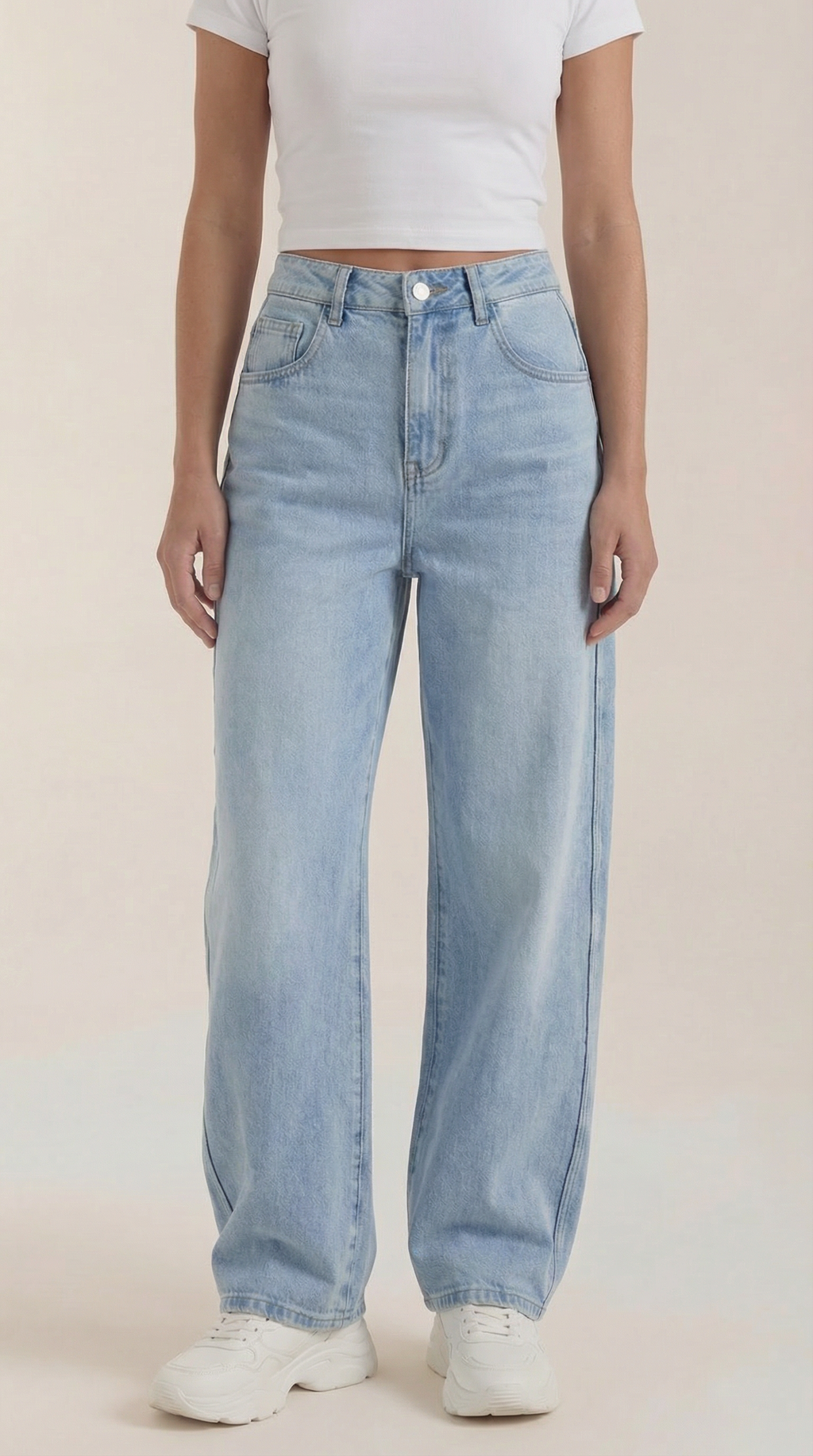 Jeans da donna a gamba larga con chiusura a bottone