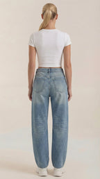 Jeans da donna a gamba larga con chiusura a bottone