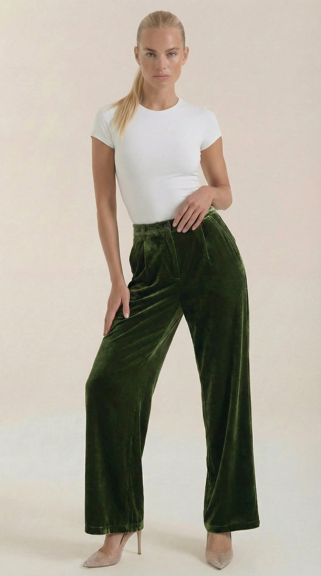Pantaloni da donna in velluto a gamba larga con pieghe in vita