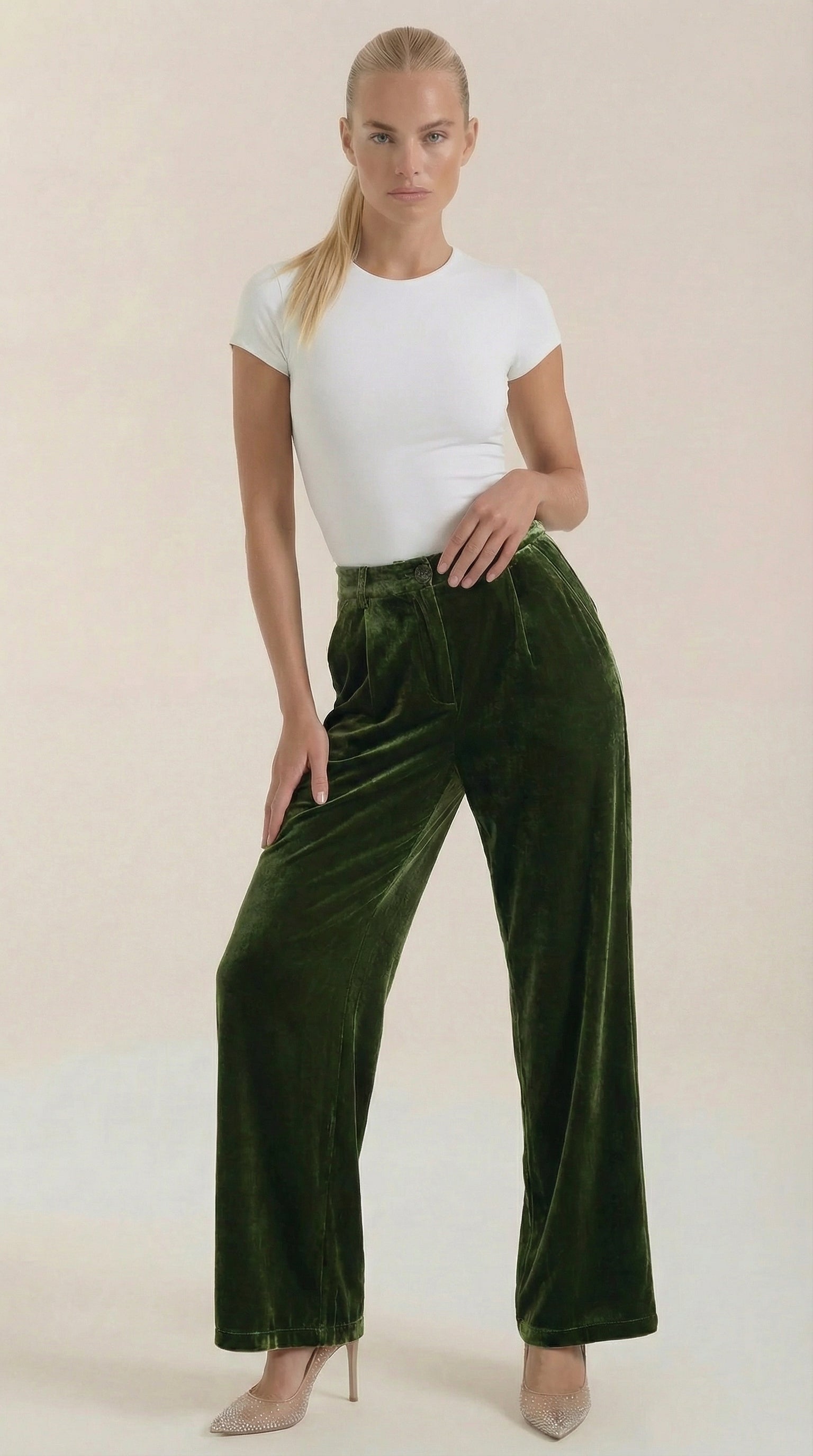 Pantaloni da donna in velluto a gamba larga con pieghe in vita