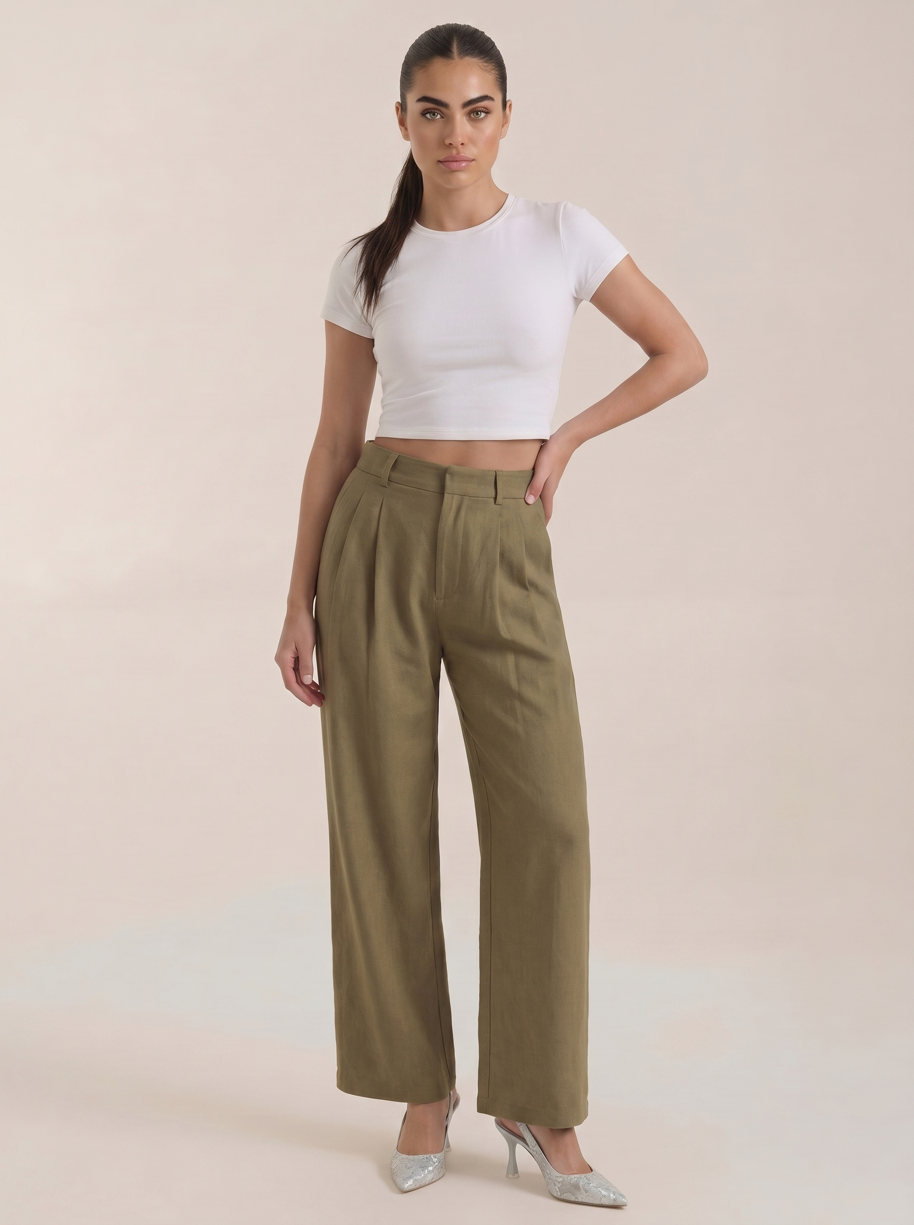 Pantaloni da donna a vita alta con pieghe frontali e gamba larga