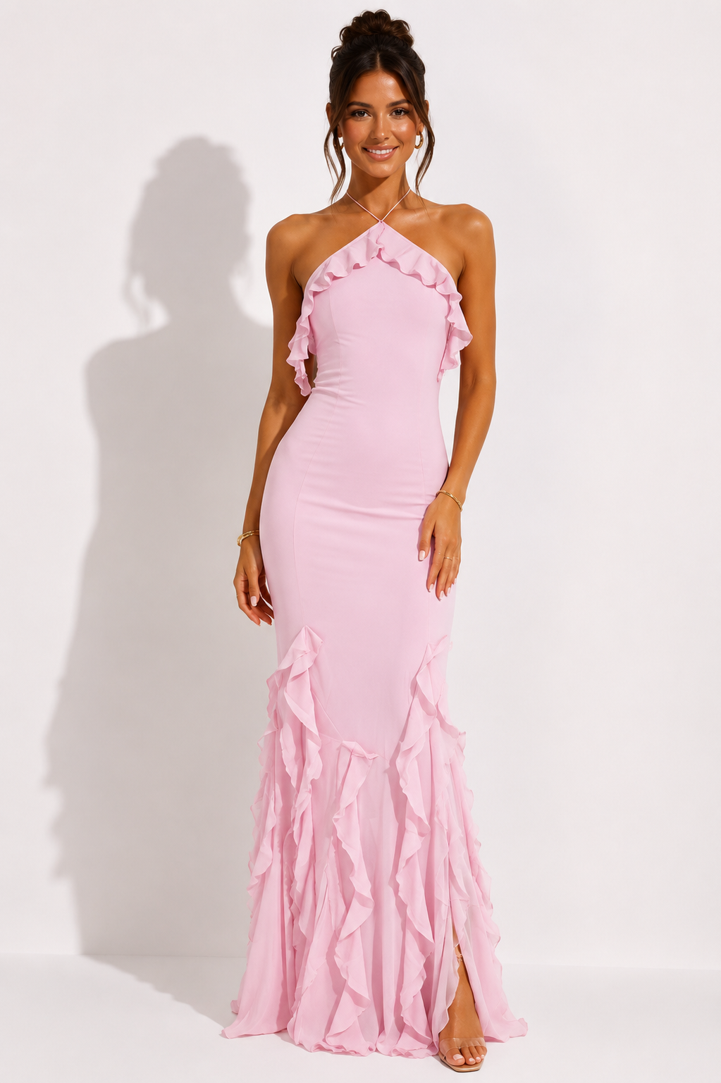 Abito lungo rosa da donna con scollo all'americana e volant